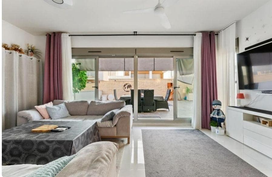 3 makuuhuone Huvila myytävänä paikassa Orihuela Costa mukana uima-altaan - 439 000 € (Ref: 8578260)