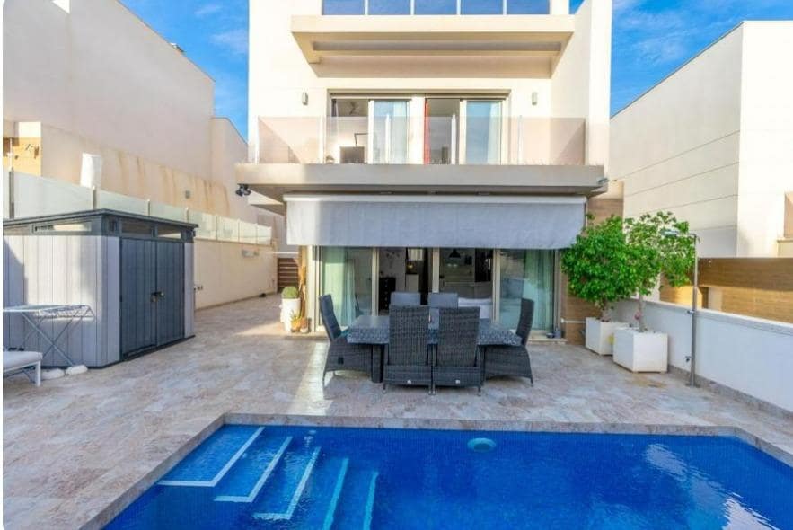 3 makuuhuone Huvila myytävänä paikassa Orihuela Costa mukana uima-altaan - 439 000 € (Ref: 8578260)