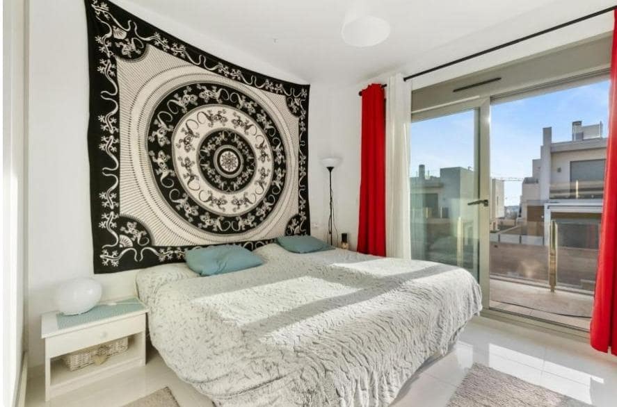 3 makuuhuone Huvila myytävänä paikassa Orihuela Costa mukana uima-altaan - 439 000 € (Ref: 8578260)