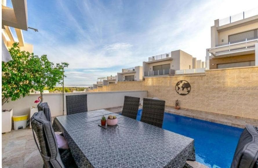 3 makuuhuone Huvila myytävänä paikassa Orihuela Costa mukana uima-altaan - 439 000 € (Ref: 8578260)