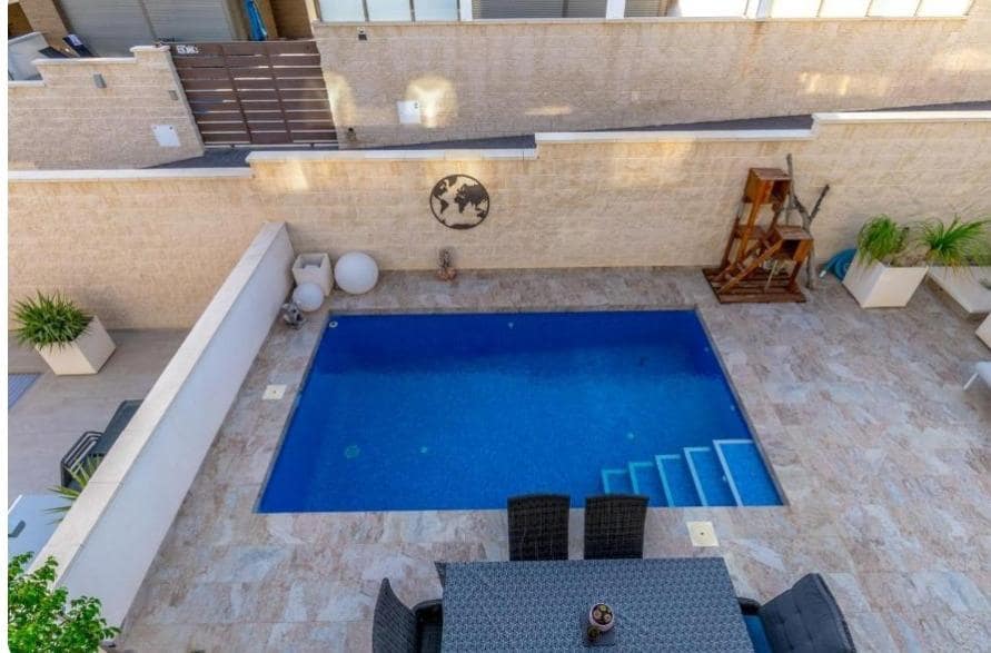 3 makuuhuone Huvila myytävänä paikassa Orihuela Costa mukana uima-altaan - 439 000 € (Ref: 8578260)