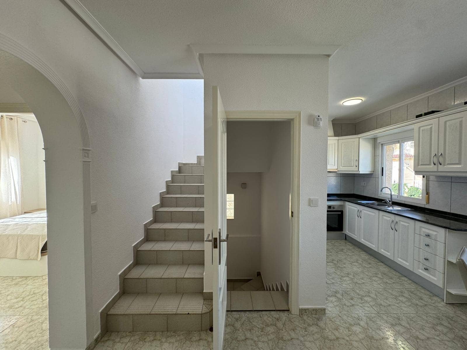 Chalet de 4 habitaciones en Orihuela Costa en venta con piscina - 279.000 € (Ref: 8584608)