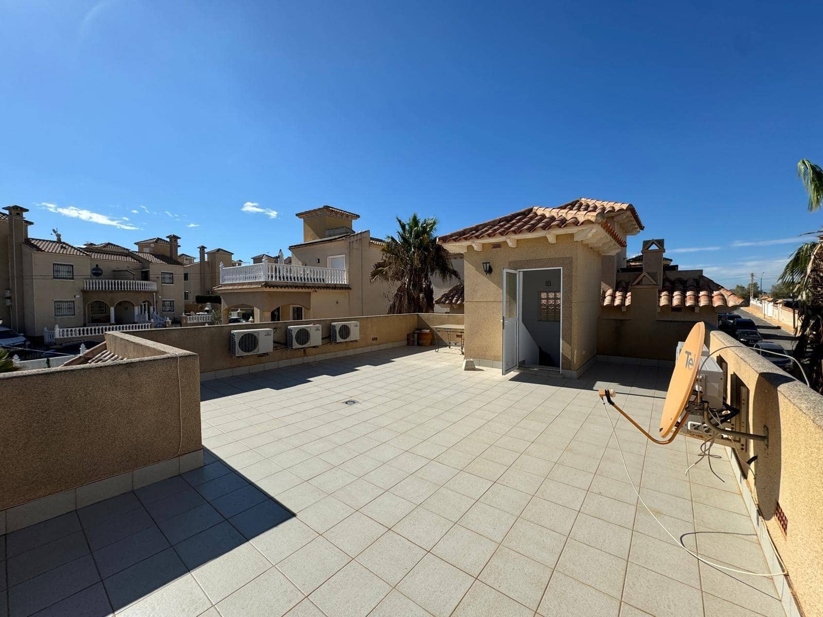 Chalet de 4 habitaciones en Orihuela Costa en venta con piscina - 279.000 € (Ref: 8584608)