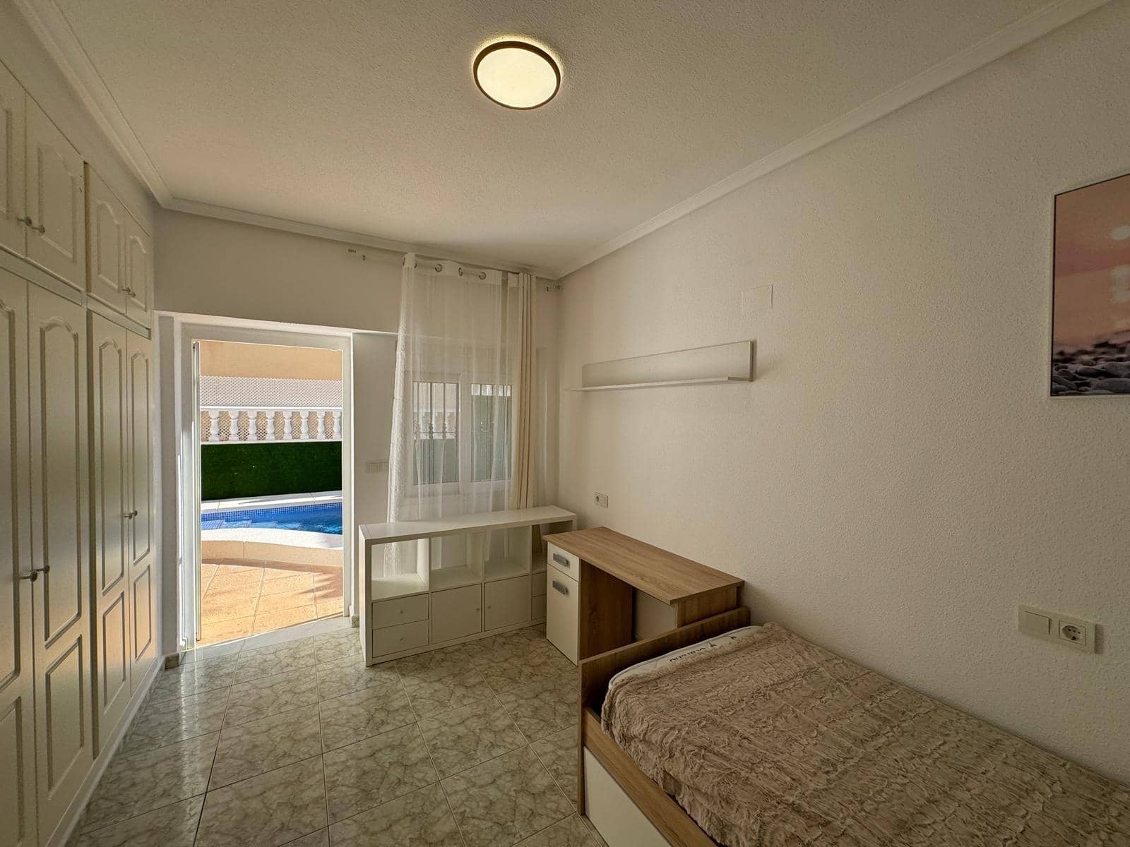 Chalet de 4 habitaciones en Orihuela Costa en venta con piscina - 279.000 € (Ref: 8584608)