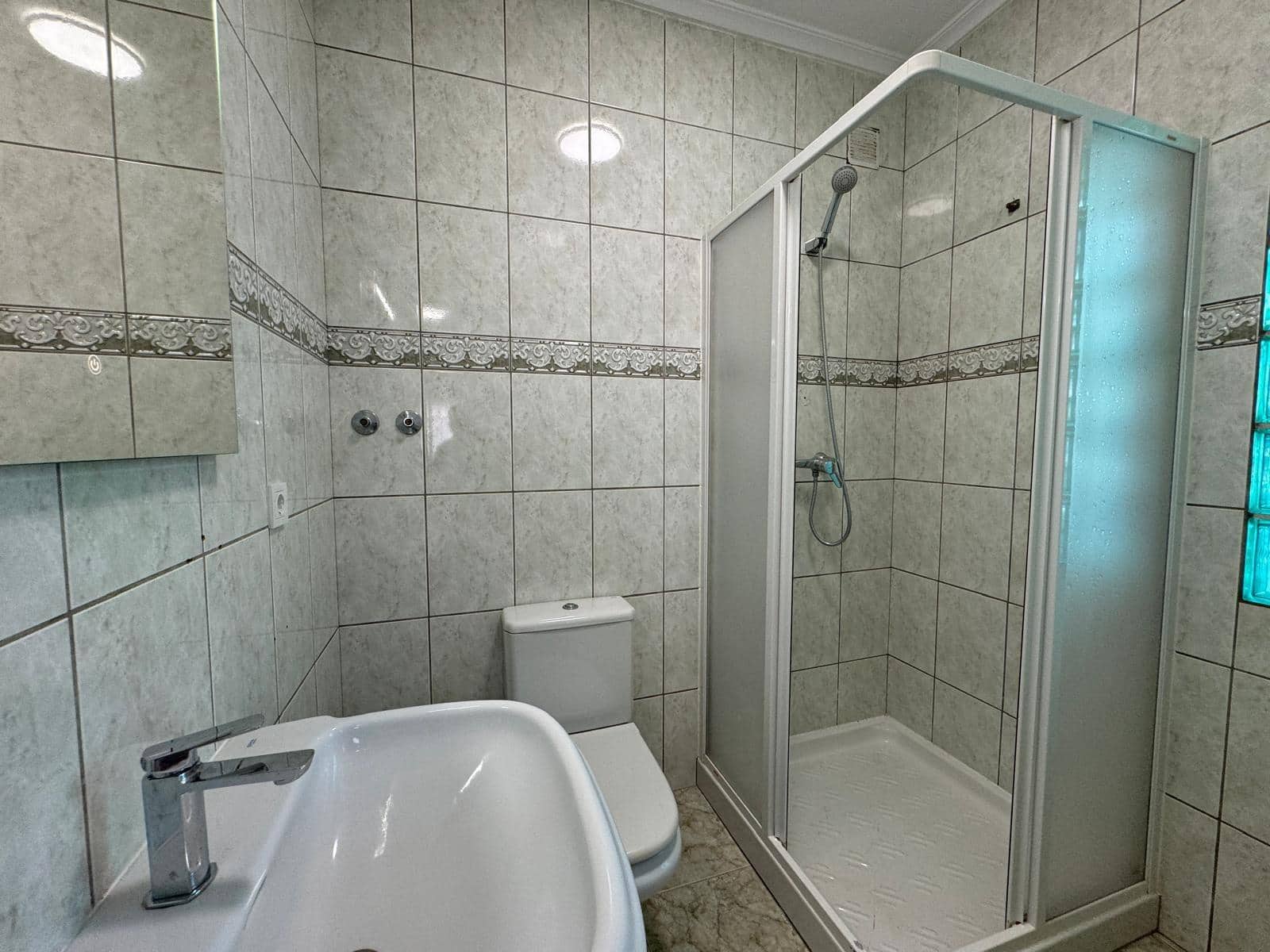 Chalet de 4 habitaciones en Orihuela Costa en venta con piscina - 279.000 € (Ref: 8584608)