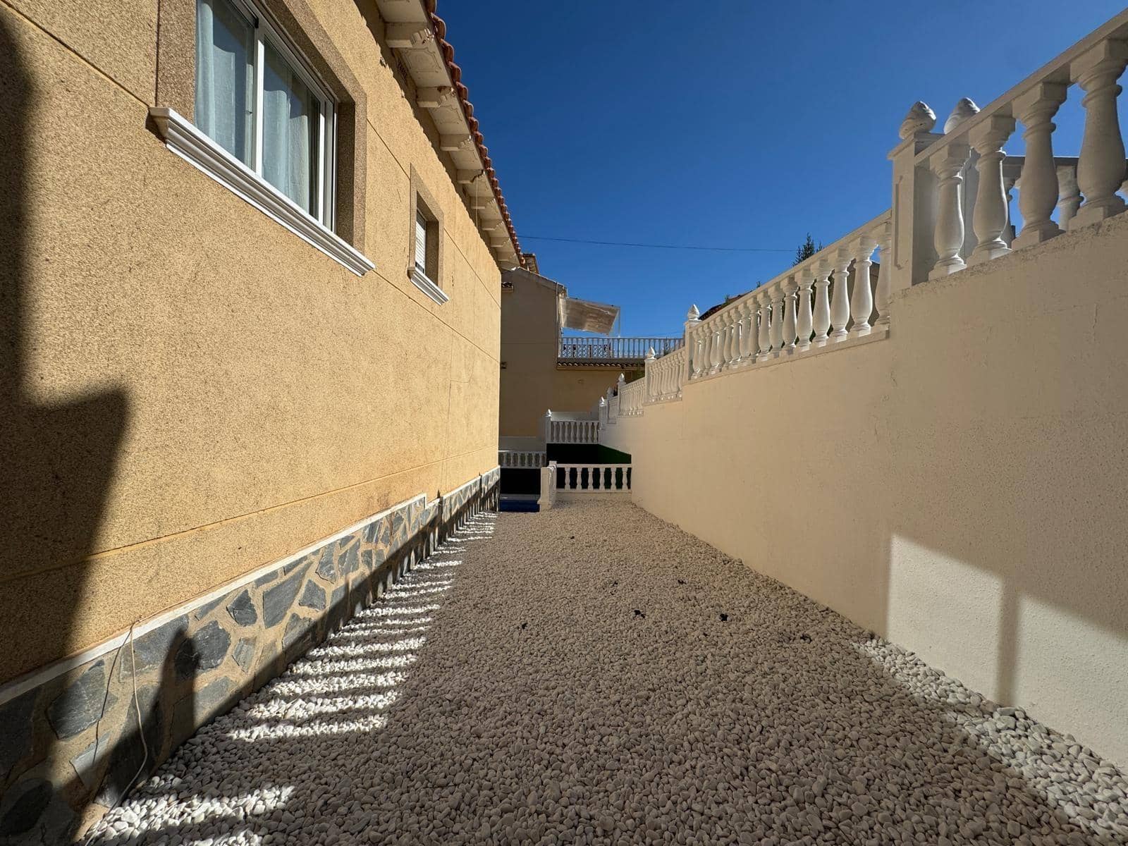 Chalet de 4 habitaciones en Orihuela Costa en venta con piscina - 279.000 € (Ref: 8584608)