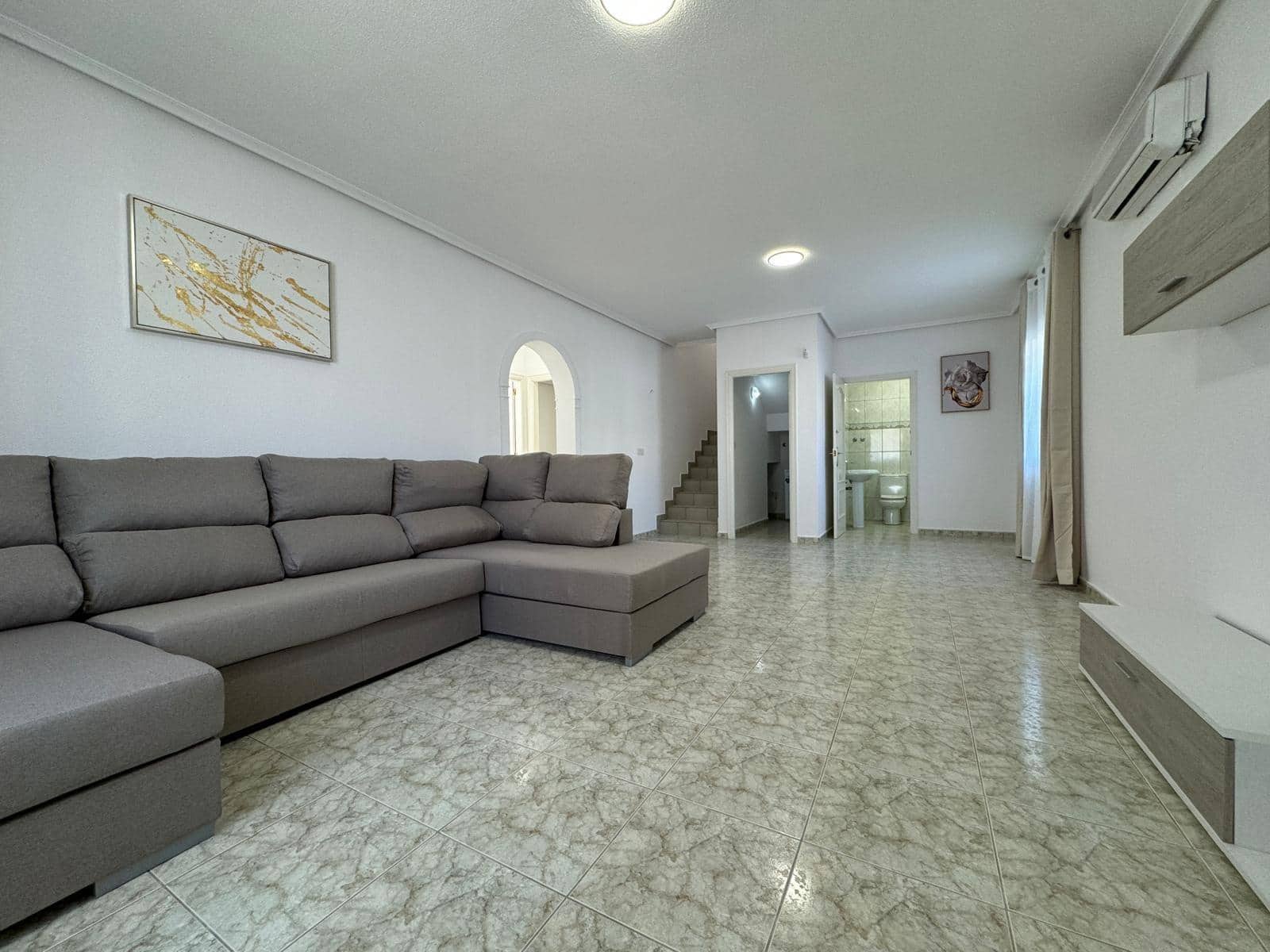 Chalet de 4 habitaciones en Orihuela Costa en venta con piscina - 279.000 € (Ref: 8584608)