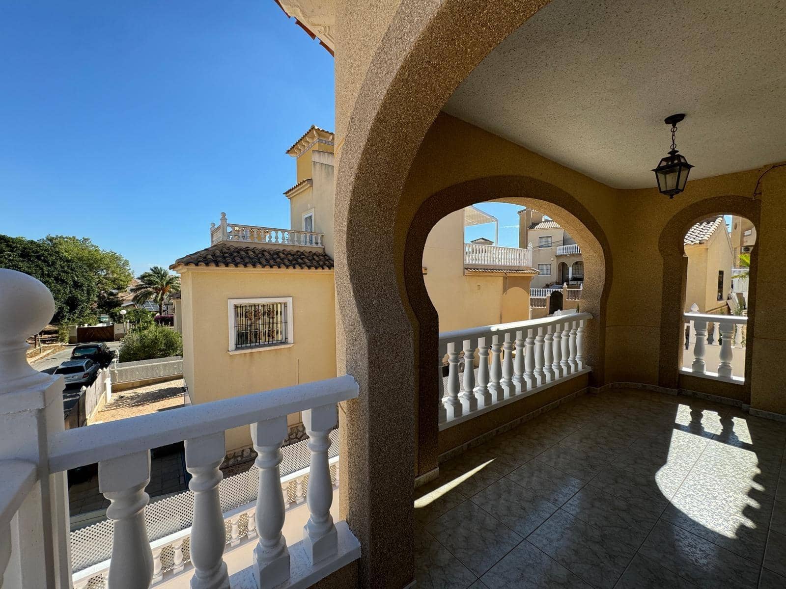 Chalet de 4 habitaciones en Orihuela Costa en venta con piscina - 279.000 € (Ref: 8584608)