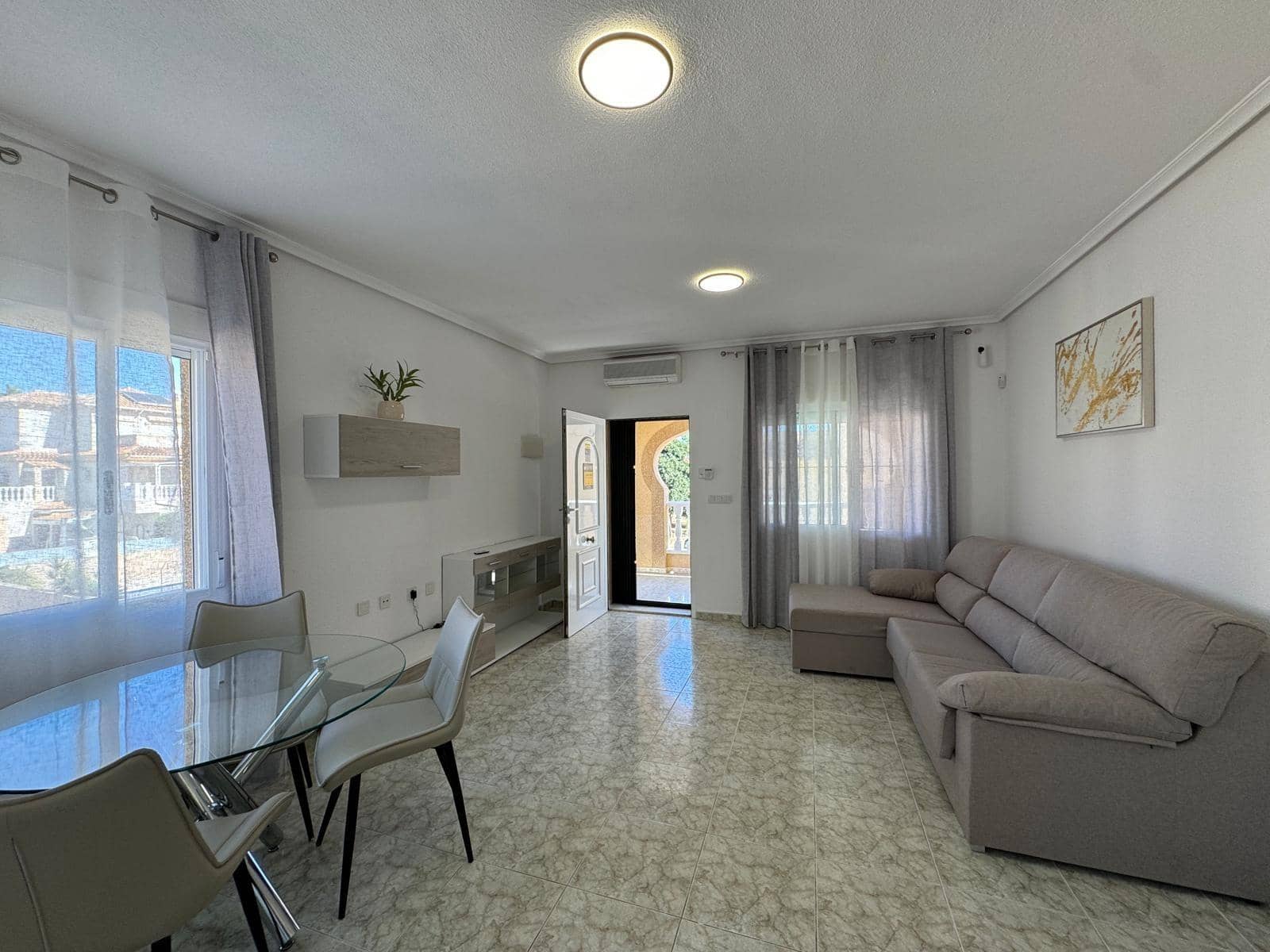 Chalet de 4 habitaciones en Orihuela Costa en venta con piscina - 279.000 € (Ref: 8584608)