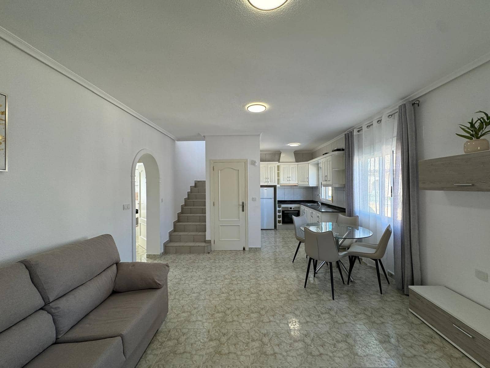 Chalet de 4 habitaciones en Orihuela Costa en venta con piscina - 279.000 € (Ref: 8584608)