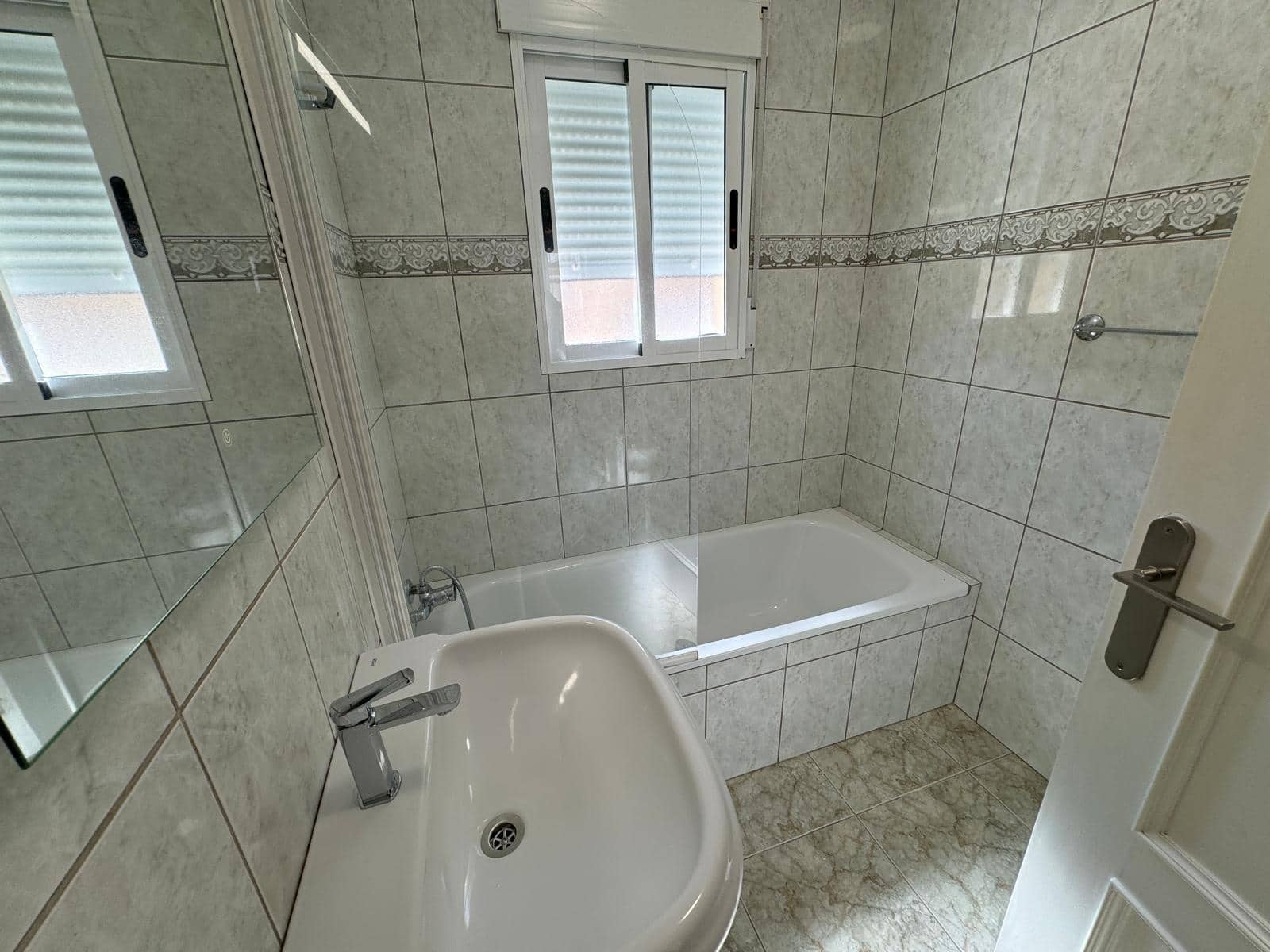 Chalet de 4 habitaciones en Orihuela Costa en venta con piscina - 279.000 € (Ref: 8584608)