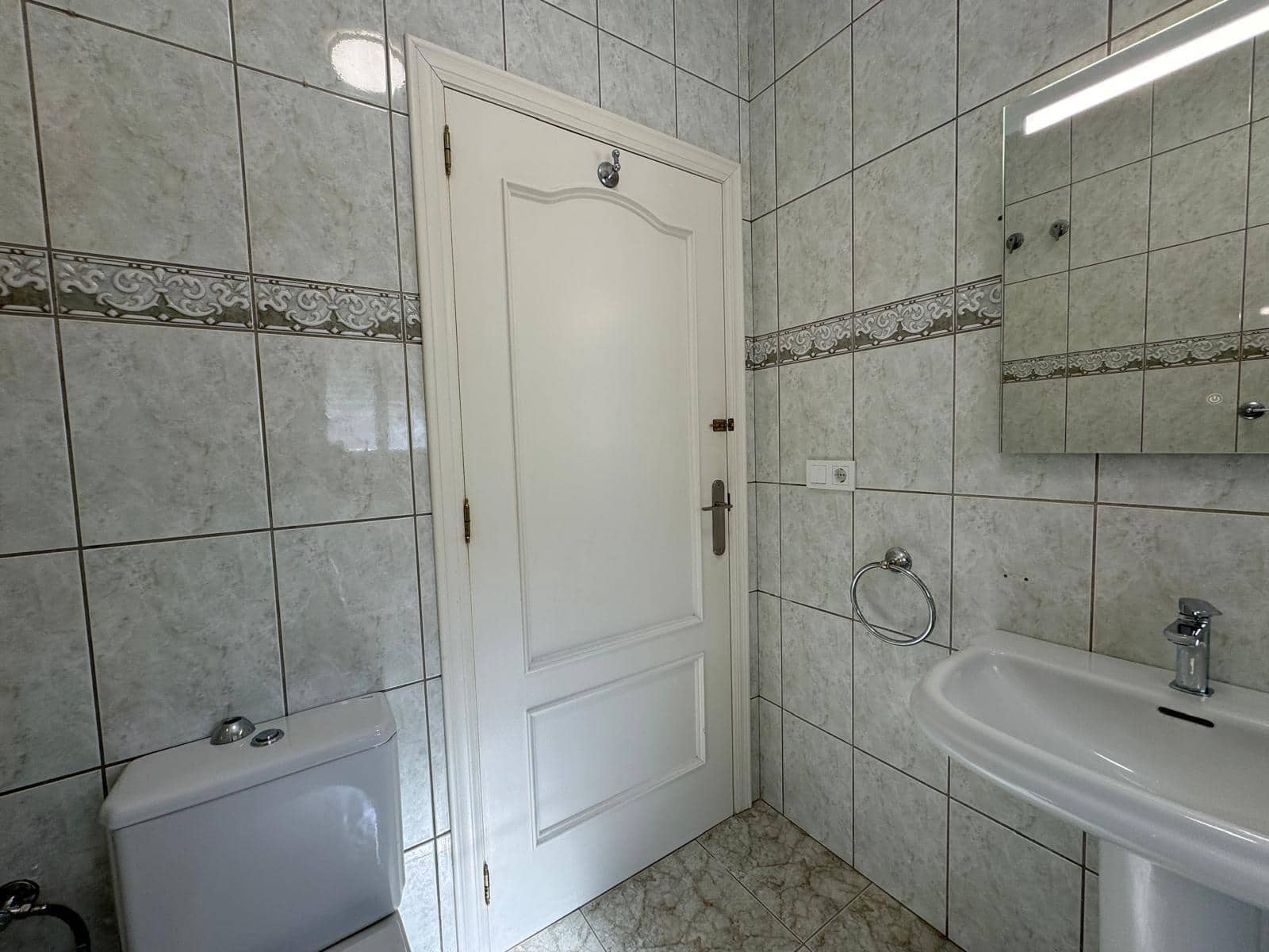 Chalet de 4 habitaciones en Orihuela Costa en venta con piscina - 279.000 € (Ref: 8584608)