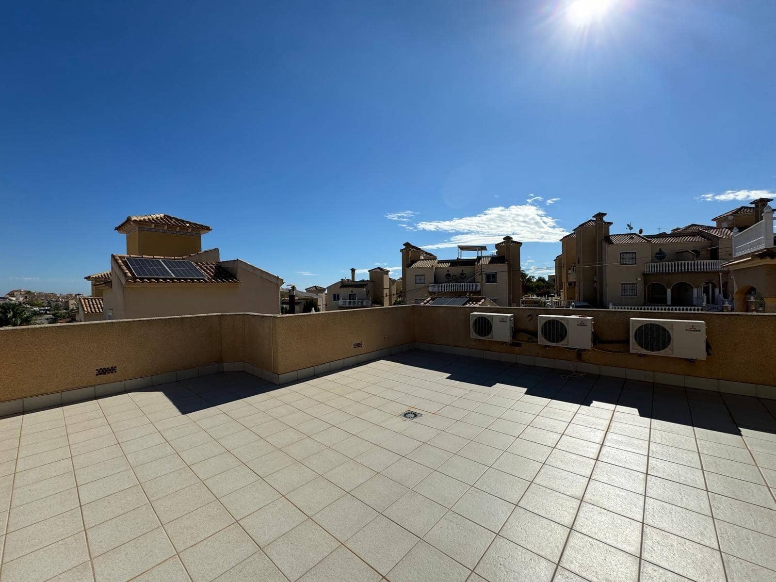 Chalet de 4 habitaciones en Orihuela Costa en venta con piscina - 279.000 € (Ref: 8584608)