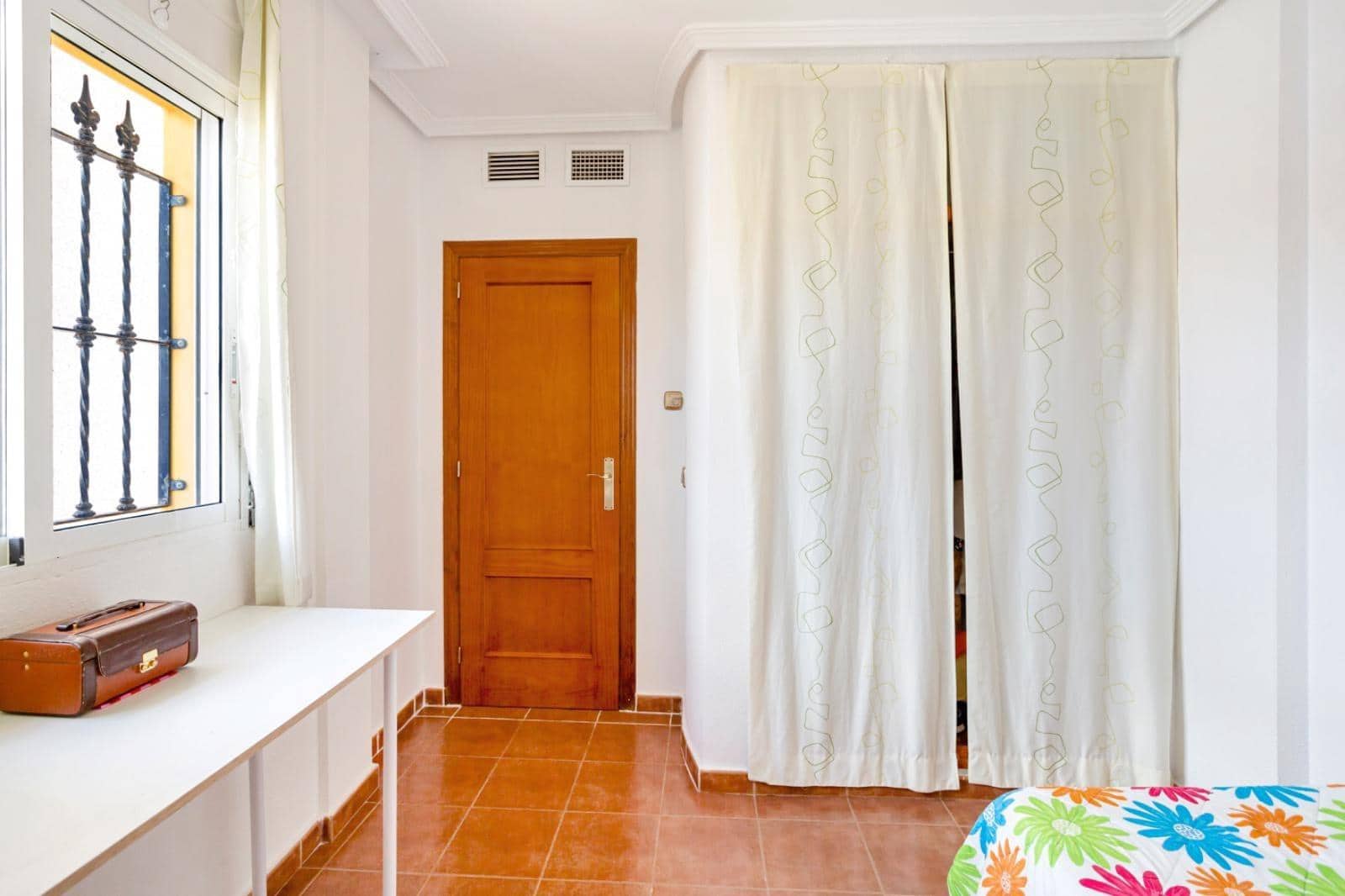 4 soverom Villa til salgs i La Zenia med svømmebasseng garasje - € 399 000 (Ref: 8591189)