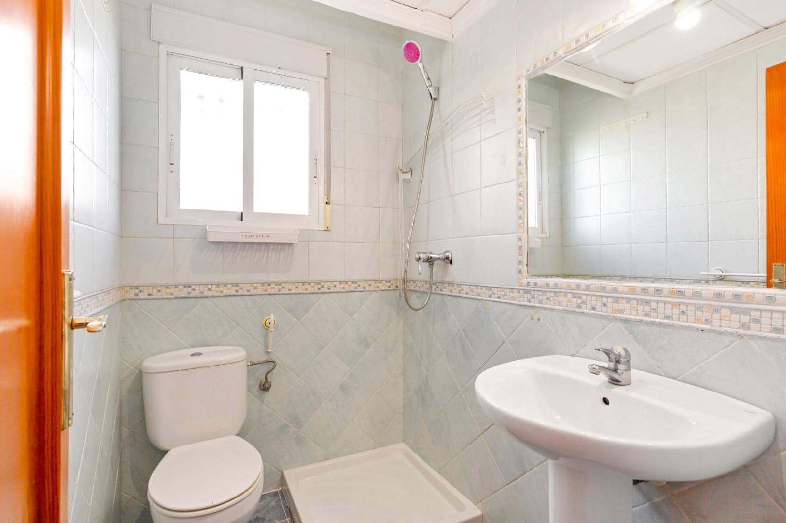 4 soverom Villa til salgs i La Zenia med svømmebasseng garasje - € 399 000 (Ref: 8591189)