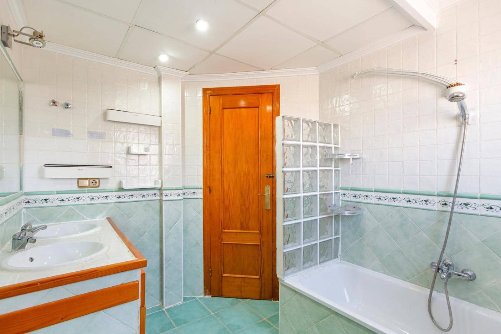 4 soverom Villa til salgs i La Zenia med svømmebasseng garasje - € 399 000 (Ref: 8591189)