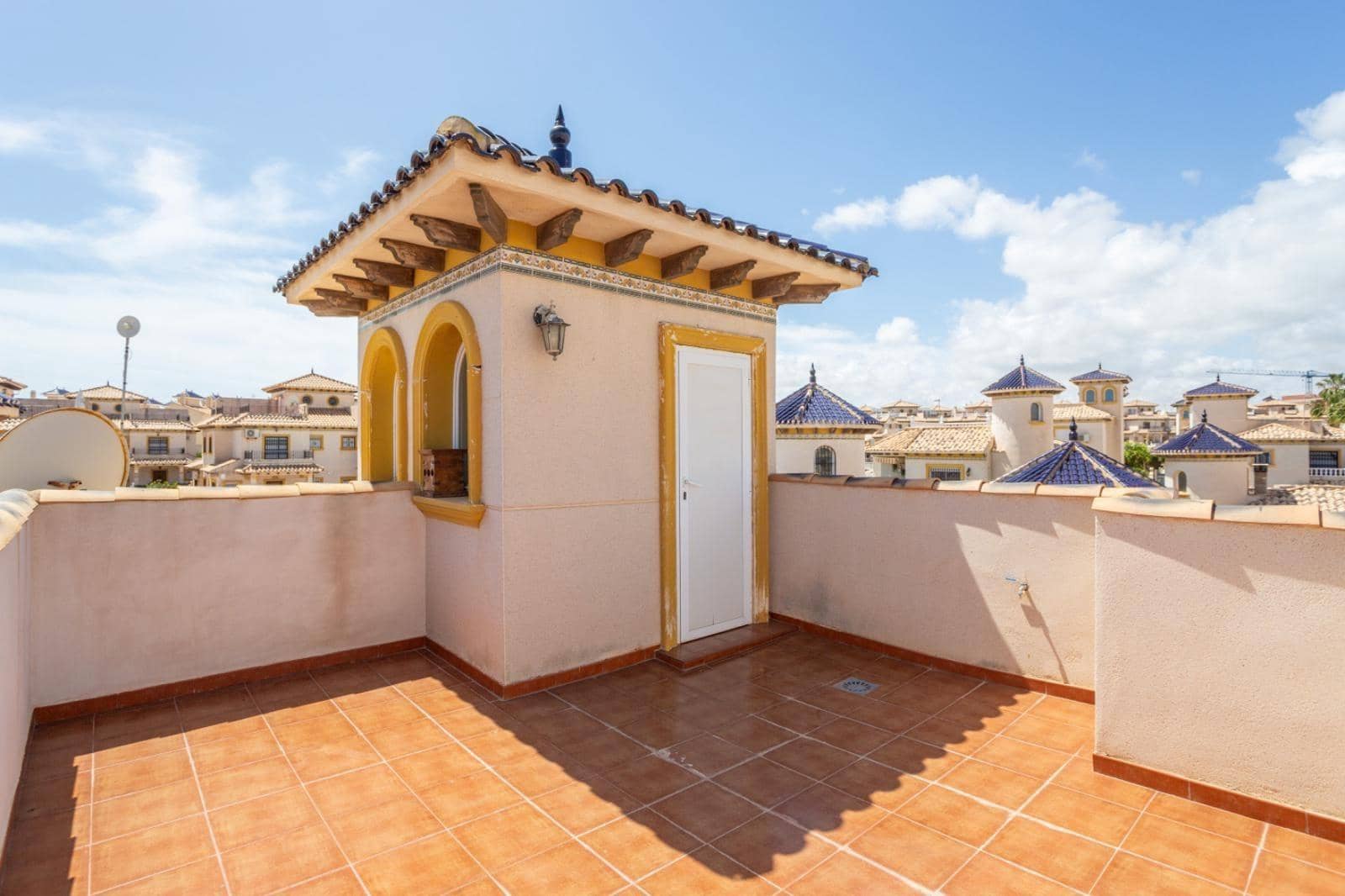 4 soverom Villa til salgs i La Zenia med svømmebasseng garasje - € 399 000 (Ref: 8591189)