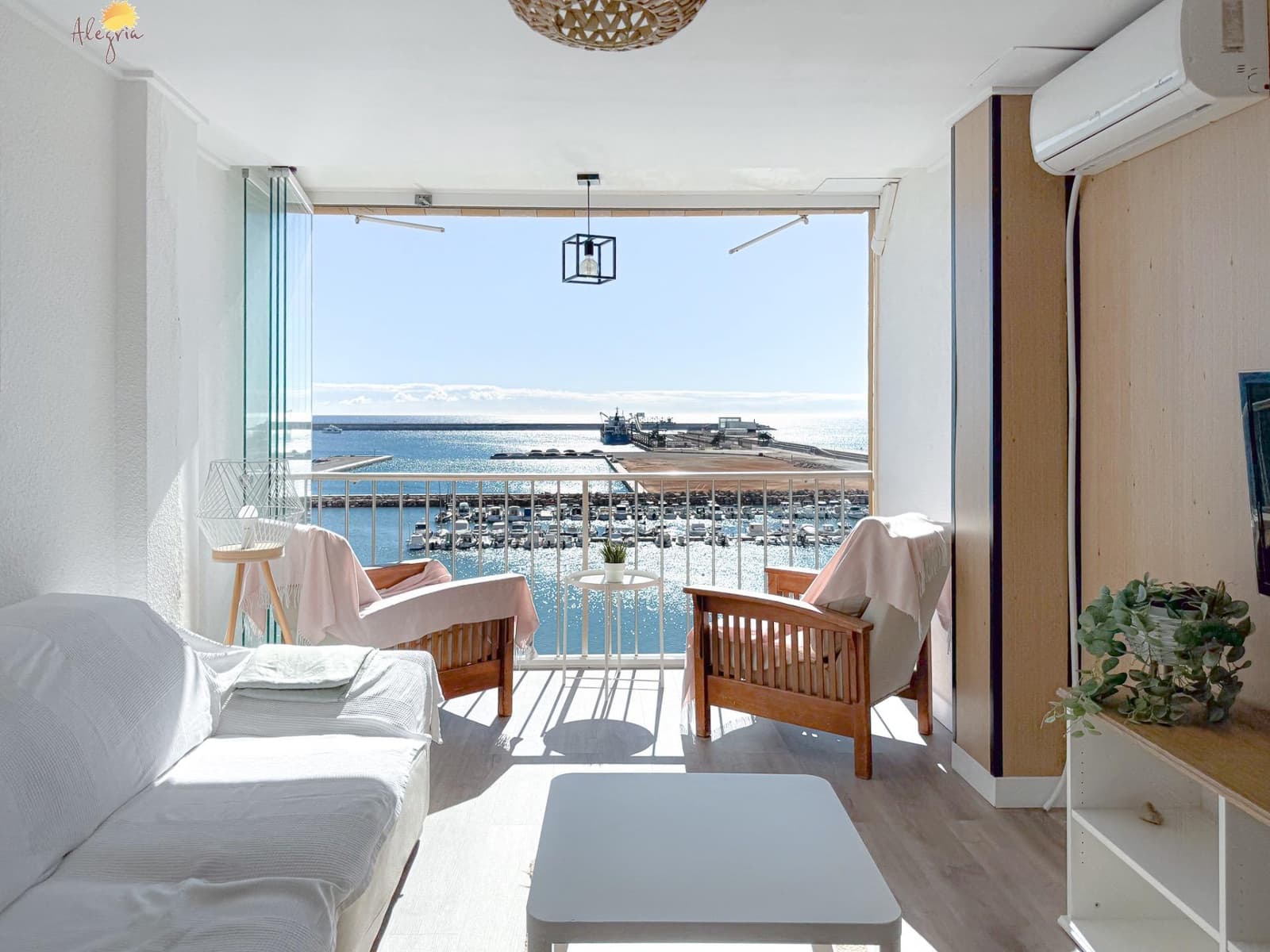 Ático de 2 habitaciones en Torrevieja en venta - 234.900 € (Ref: 8591691)