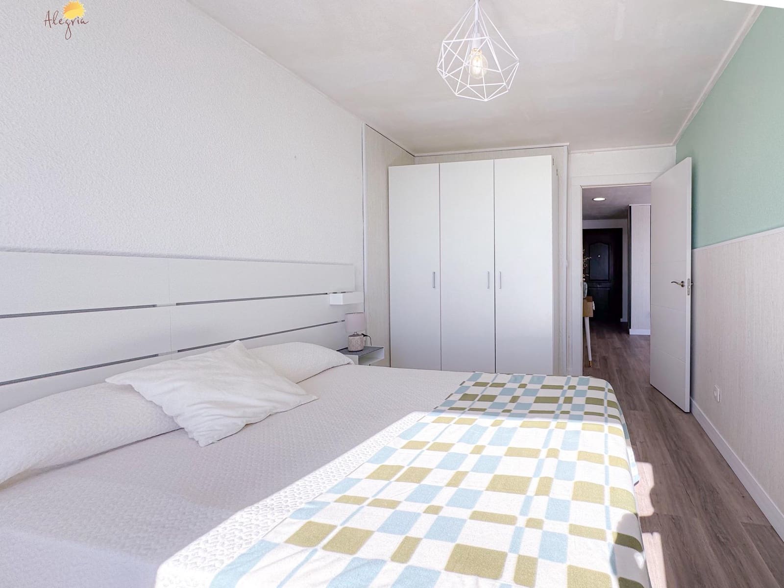 Ático de 2 habitaciones en Torrevieja en venta - 234.900 € (Ref: 8591691)