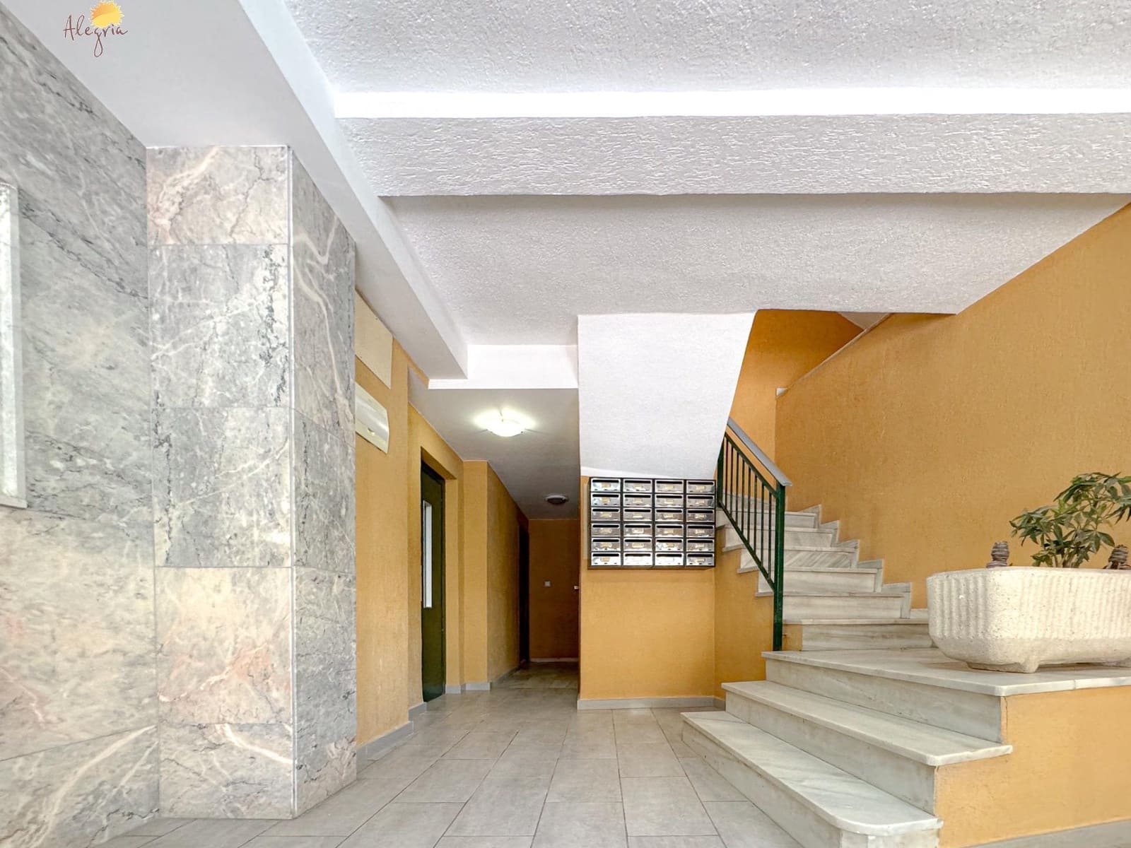 Ático de 2 habitaciones en Torrevieja en venta - 234.900 € (Ref: 8591691)