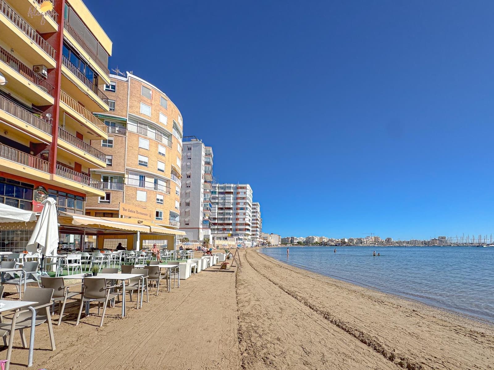 Ático de 2 habitaciones en Torrevieja en venta - 234.900 € (Ref: 8591691)