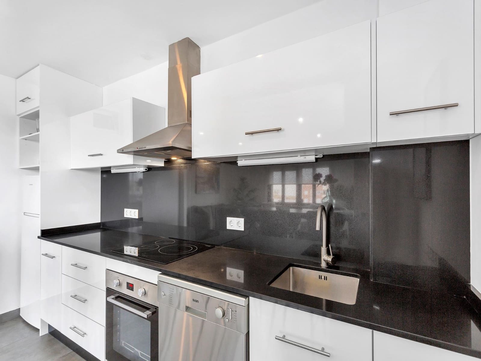 Apartamento de 3 habitaciones en Torrevieja en venta con piscina - 249.000 € (Ref: 8592371)