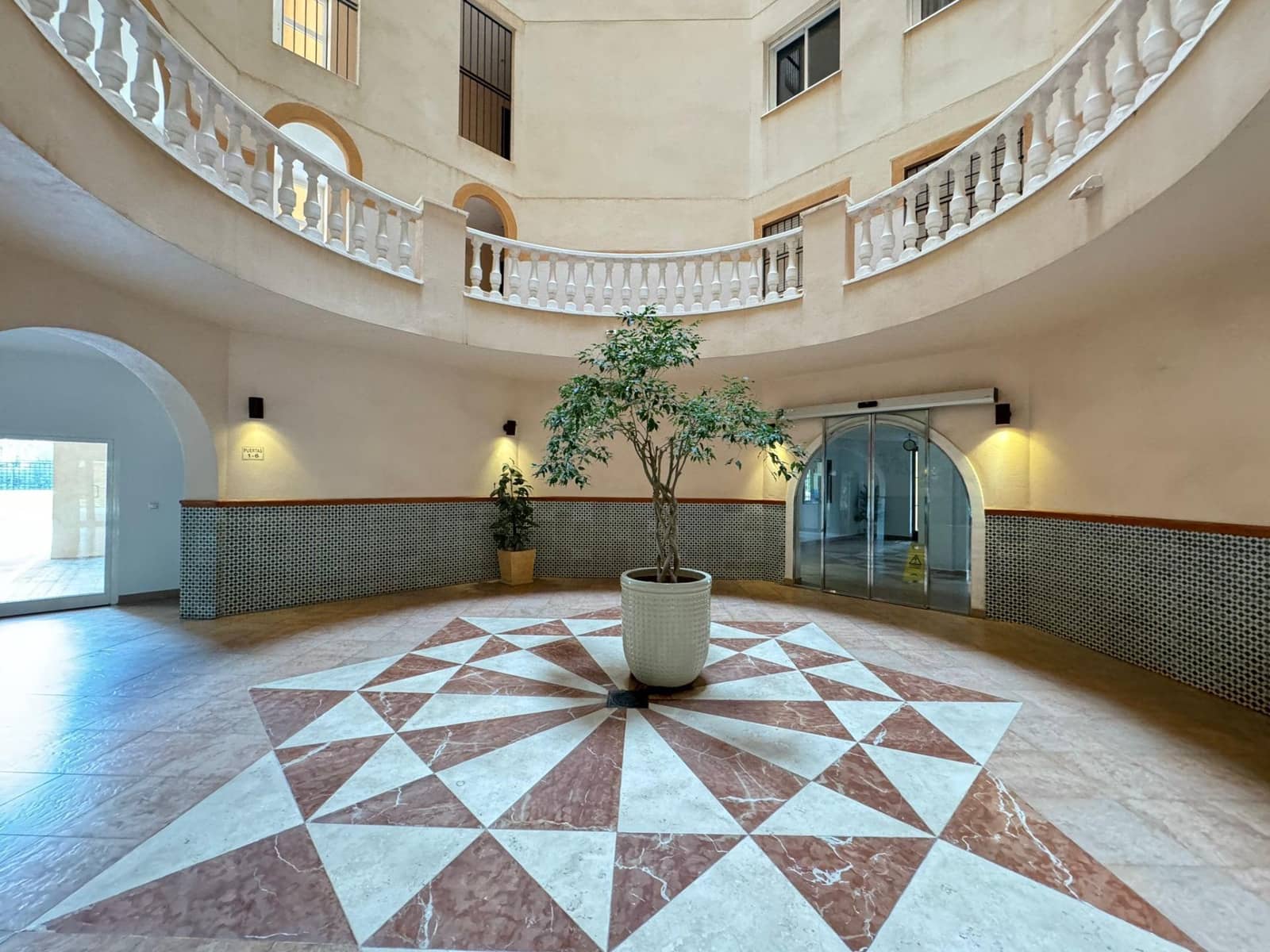 3 soverom Leilighet til salgs i Torrevieja med svømmebasseng - € 349 900 (Ref: 8605361)