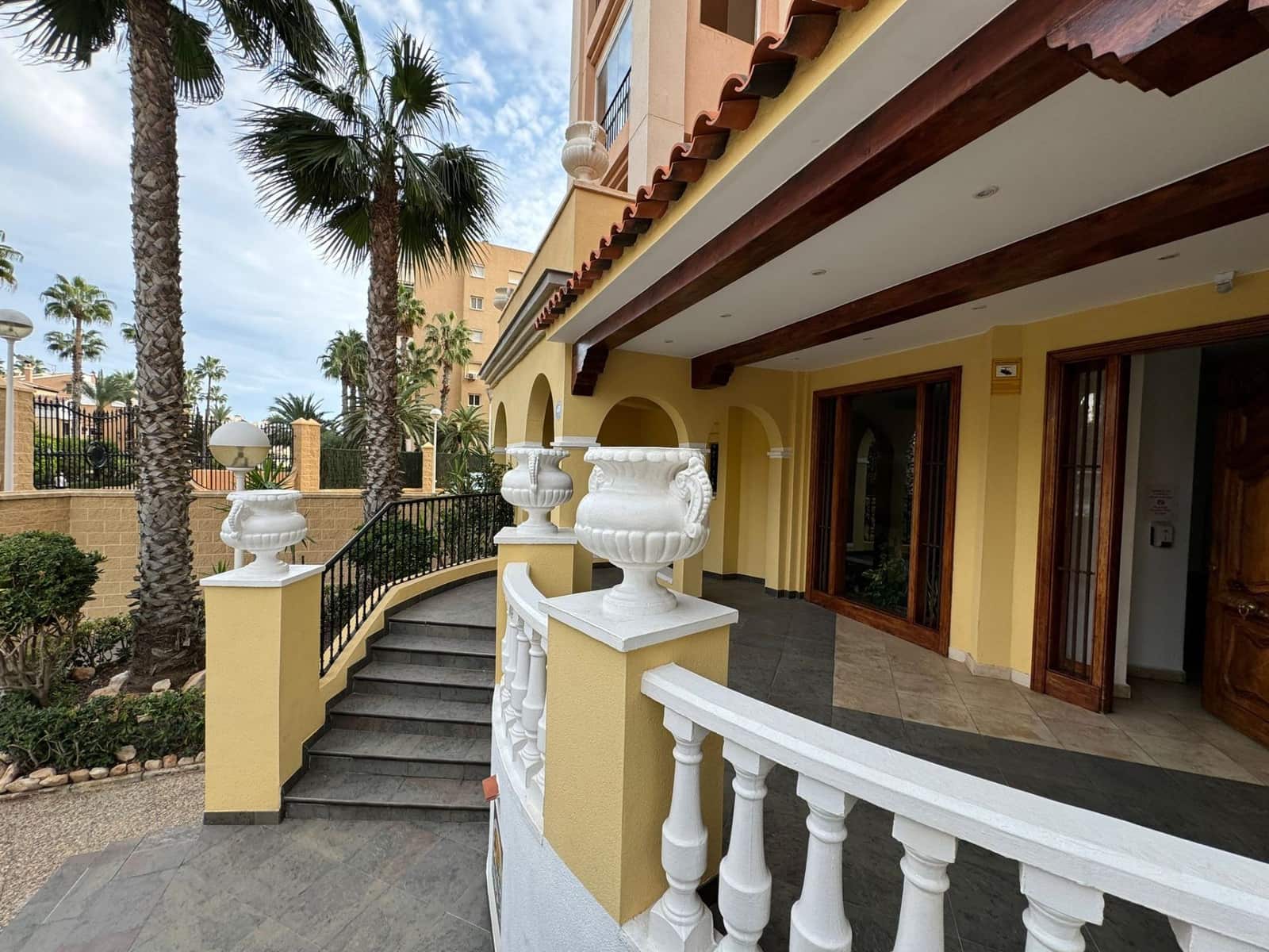 3 soverom Leilighet til salgs i Torrevieja med svømmebasseng - € 349 900 (Ref: 8605361)