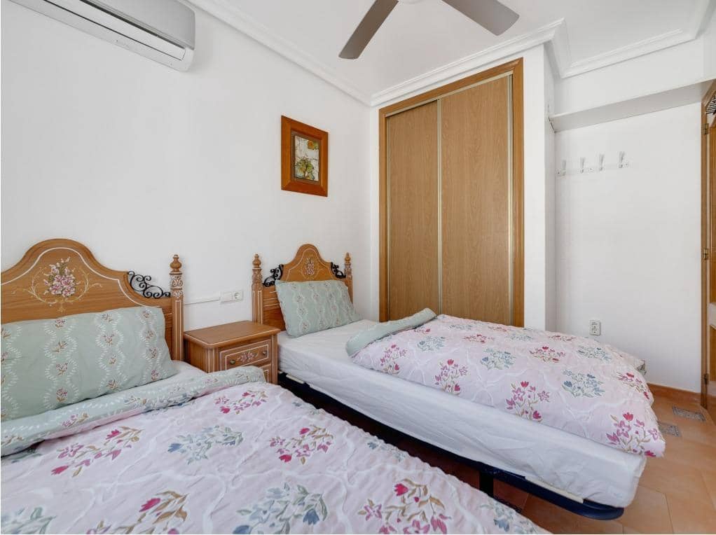 4 soveværelse Rækkehus til salg i Orihuela Costa med swimmingpool - € 369.000 (Ref: 8641119)