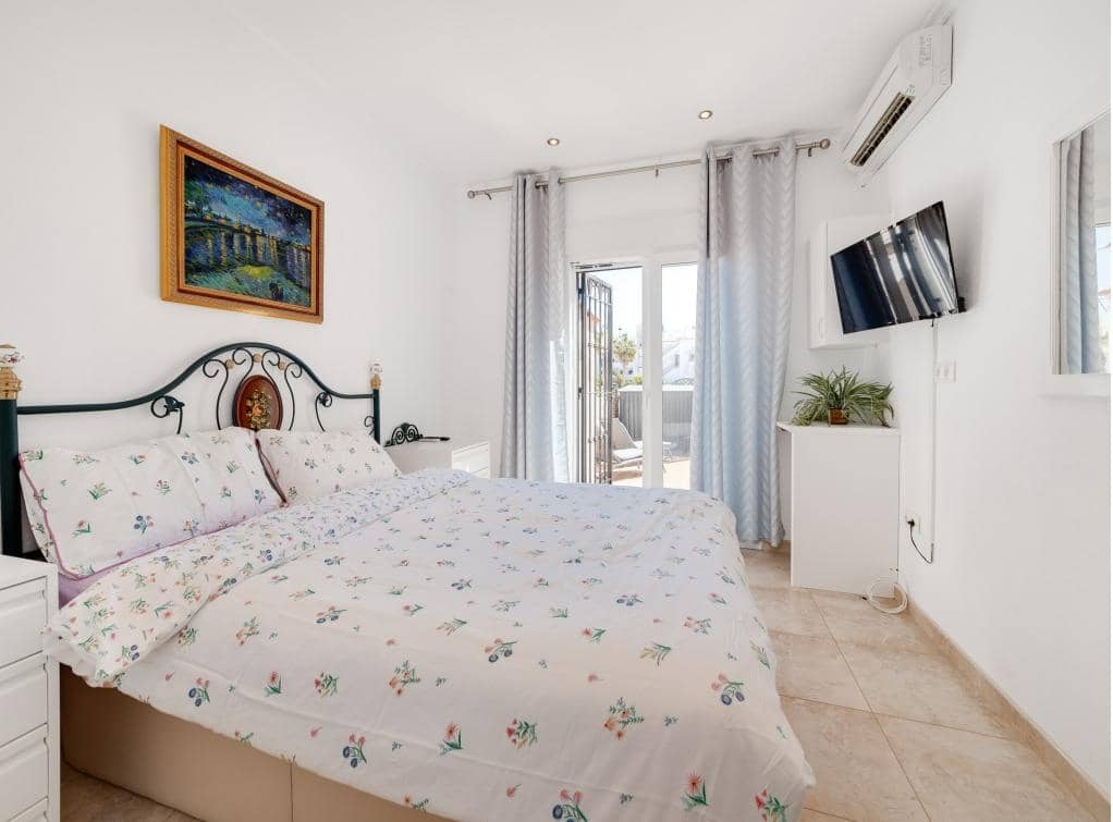 4 soveværelse Rækkehus til salg i Orihuela Costa med swimmingpool - € 369.000 (Ref: 8641119)