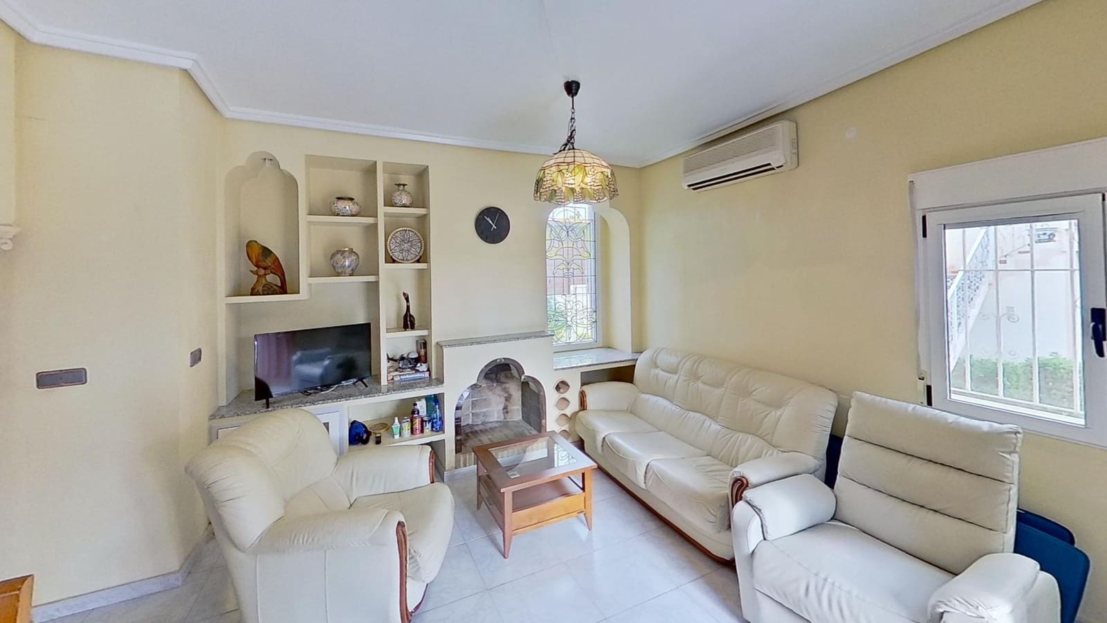 2 makuuhuone Bungalow myytävänä paikassa Torrevieja mukana uima-altaan 
autotalli - 170 000 € (Ref: 8678232)