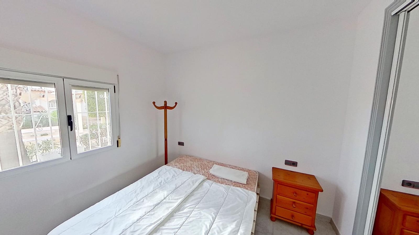 2 makuuhuone Bungalow myytävänä paikassa Torrevieja mukana uima-altaan 
autotalli - 170 000 € (Ref: 8678232)