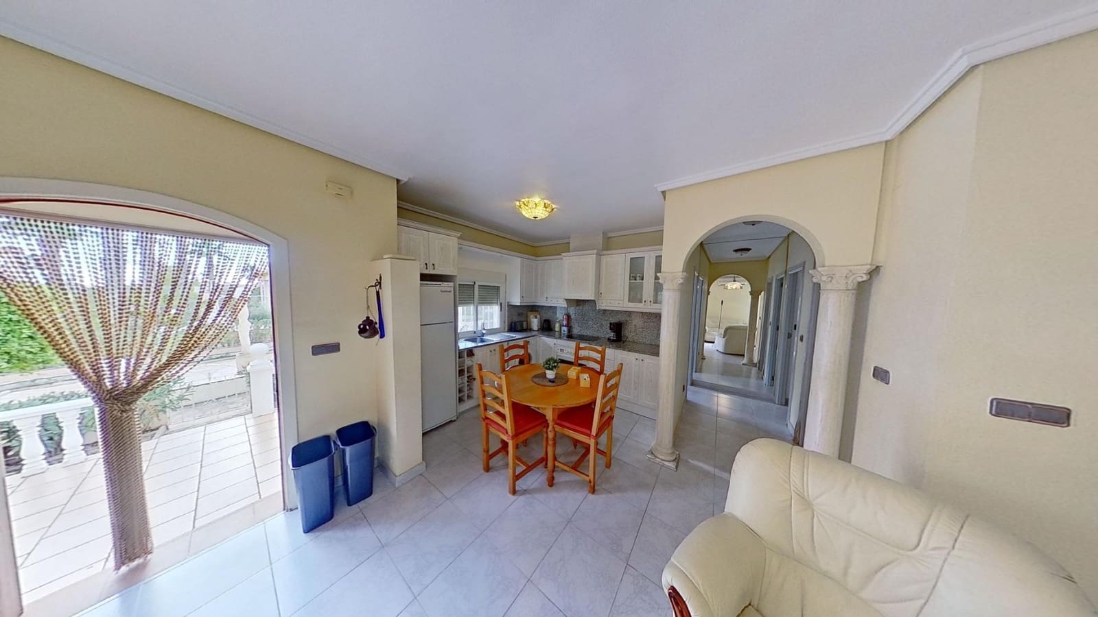 2 makuuhuone Bungalow myytävänä paikassa Torrevieja mukana uima-altaan 
autotalli - 170 000 € (Ref: 8678232)