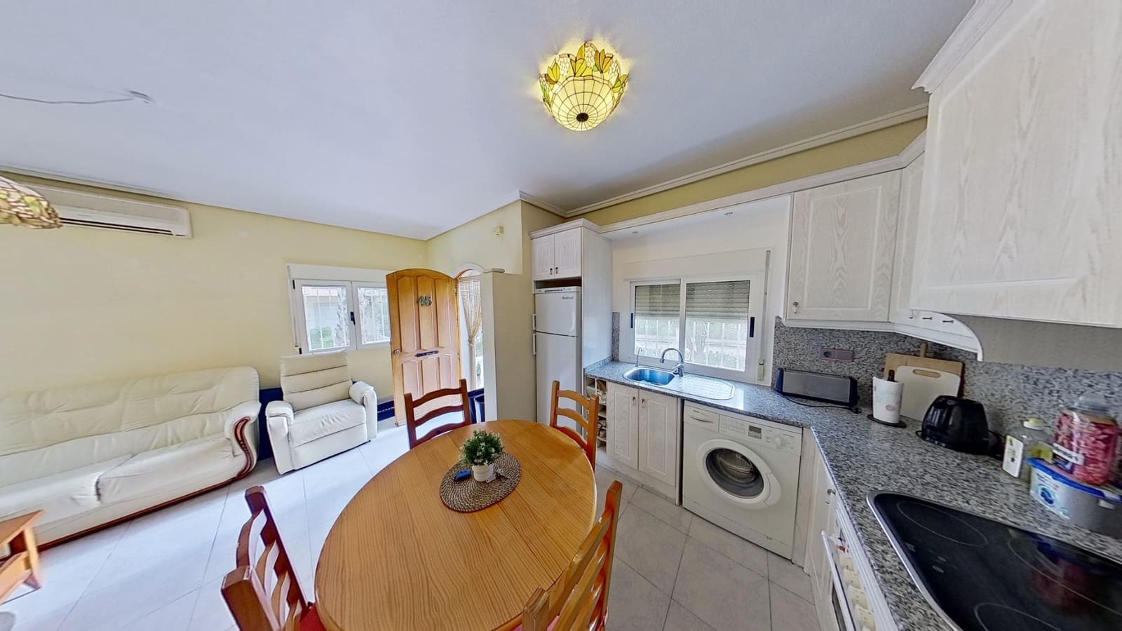 2 makuuhuone Bungalow myytävänä paikassa Torrevieja mukana uima-altaan 
autotalli - 170 000 € (Ref: 8678232)