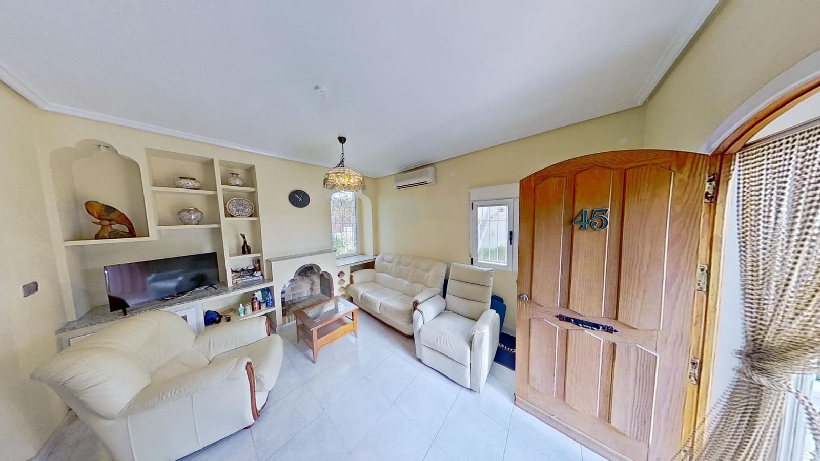 2 makuuhuone Bungalow myytävänä paikassa Torrevieja mukana uima-altaan 
autotalli - 170 000 € (Ref: 8678232)