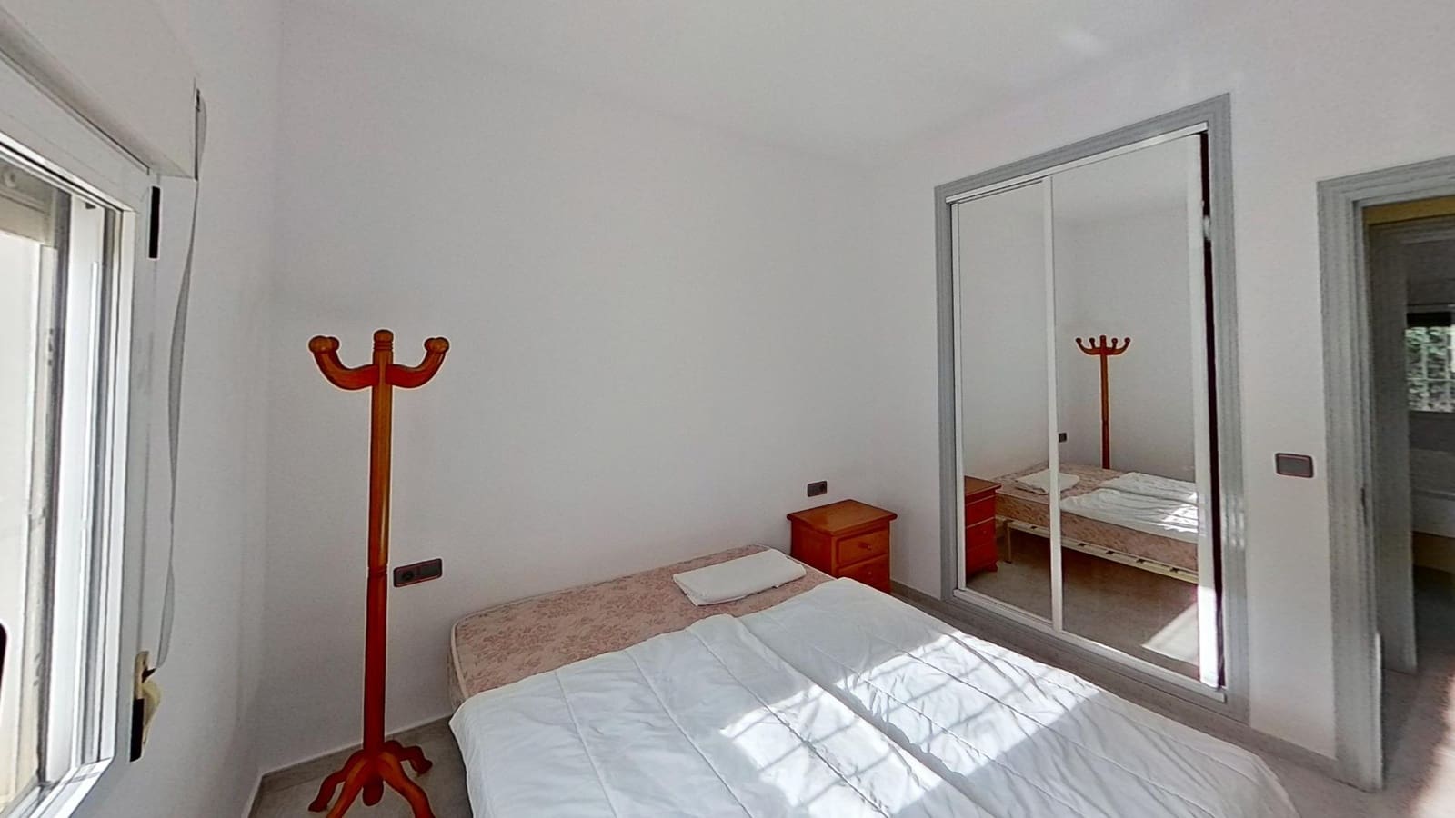 2 makuuhuone Bungalow myytävänä paikassa Torrevieja mukana uima-altaan 
autotalli - 170 000 € (Ref: 8678232)