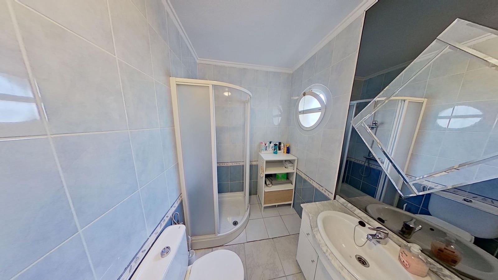 2 makuuhuone Bungalow myytävänä paikassa Torrevieja mukana uima-altaan 
autotalli - 170 000 € (Ref: 8678232)