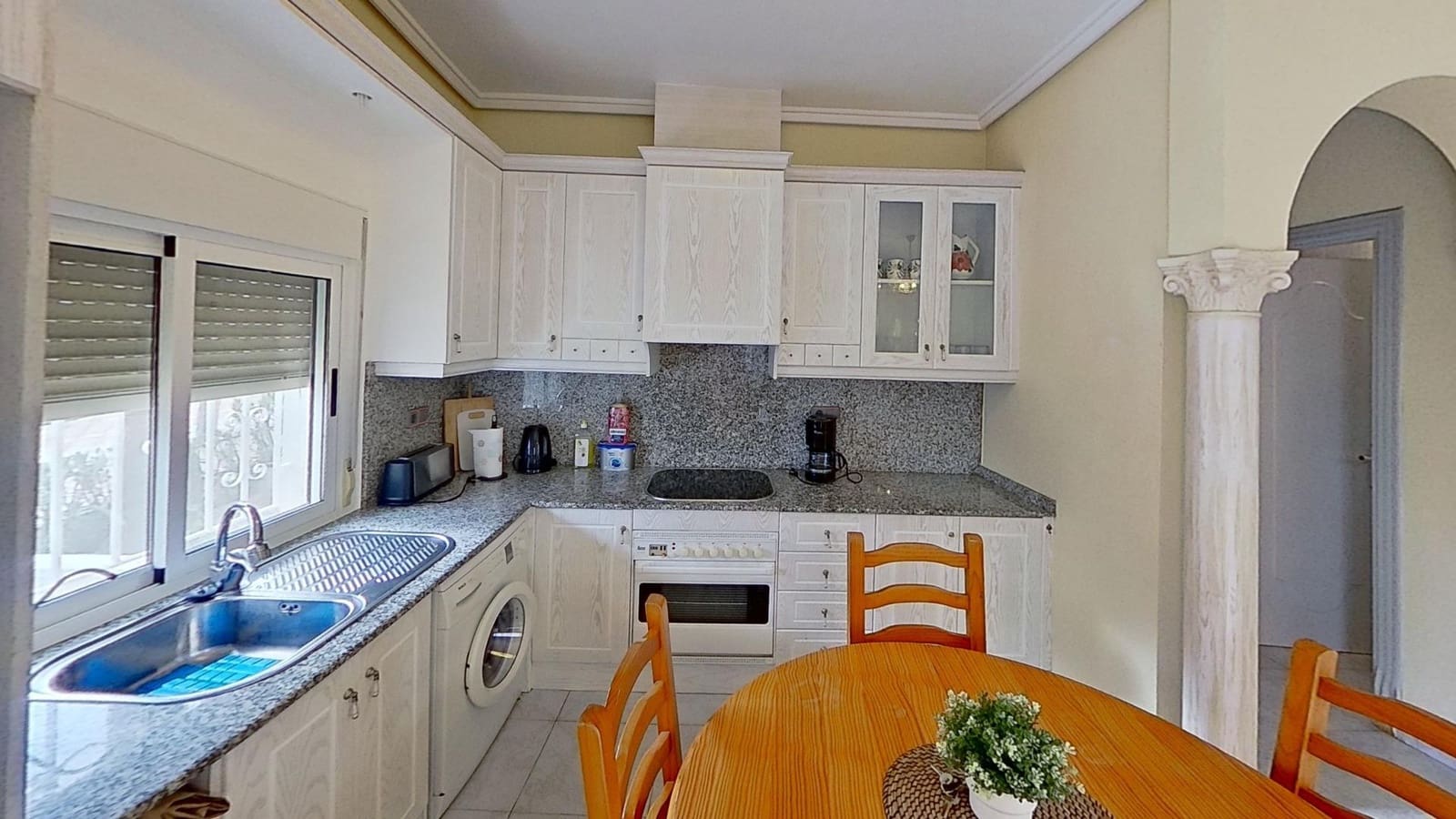 2 makuuhuone Bungalow myytävänä paikassa Torrevieja mukana uima-altaan 
autotalli - 170 000 € (Ref: 8678232)