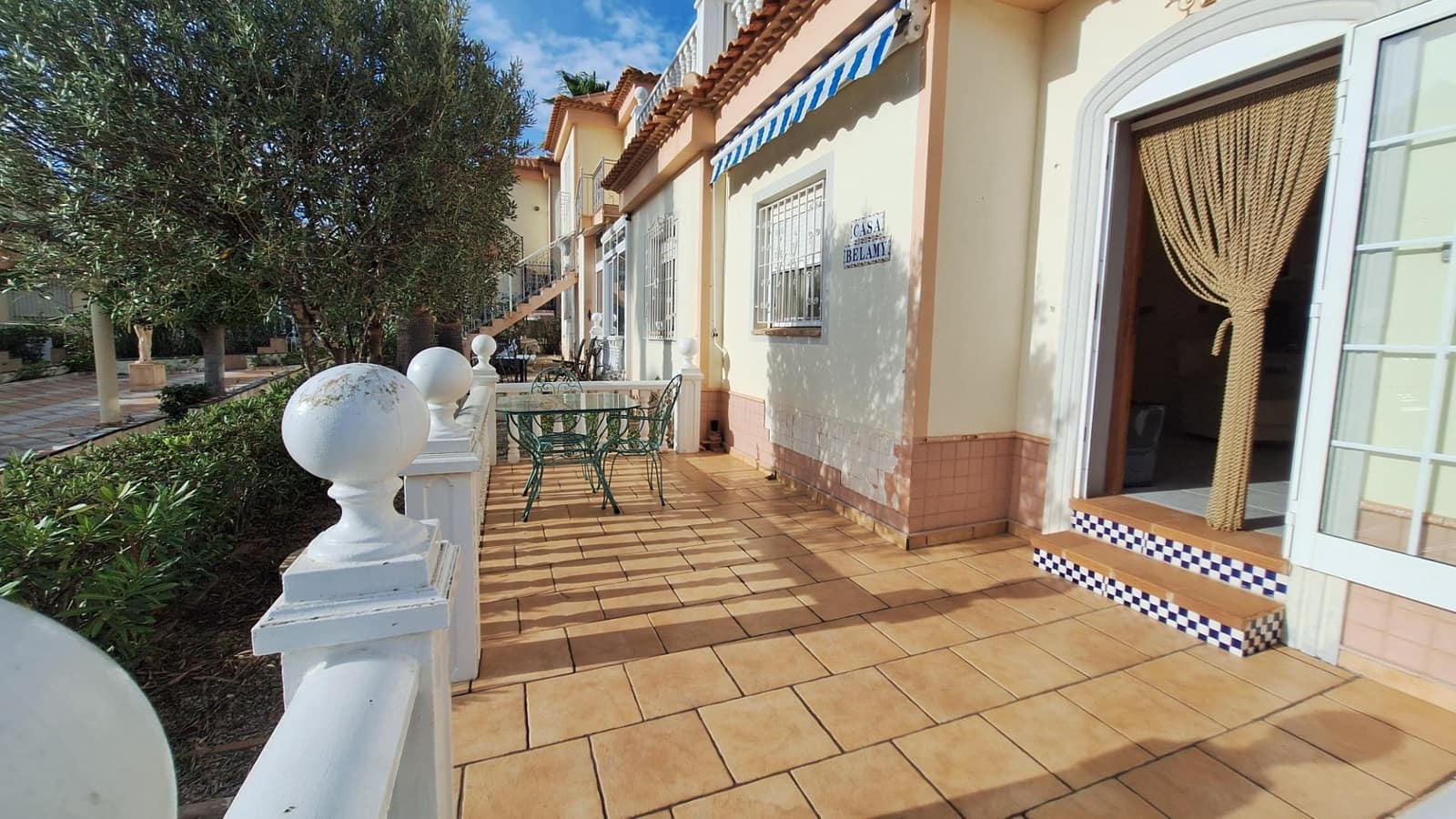 2 makuuhuone Bungalow myytävänä paikassa Torrevieja mukana uima-altaan 
autotalli - 170 000 € (Ref: 8678232)