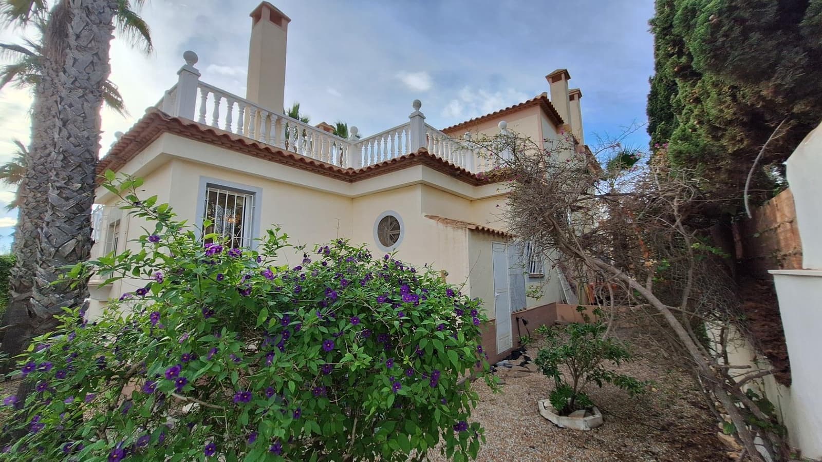 2 makuuhuone Bungalow myytävänä paikassa Torrevieja mukana uima-altaan 
autotalli - 170 000 € (Ref: 8678232)