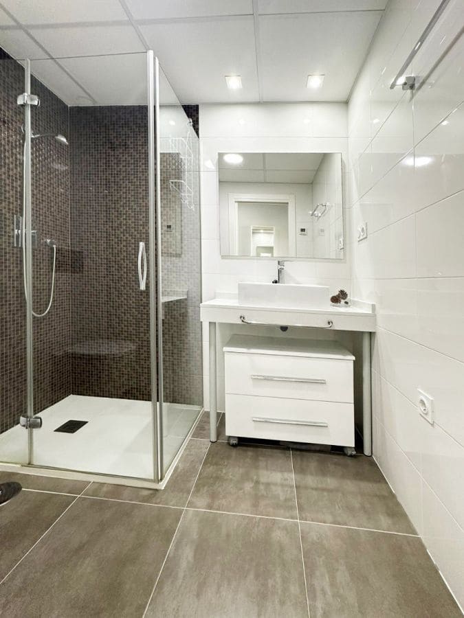 2 bedroom Apartment for sale in Punta Prima with pool garage - € 410,000 (Ref: 8679935)