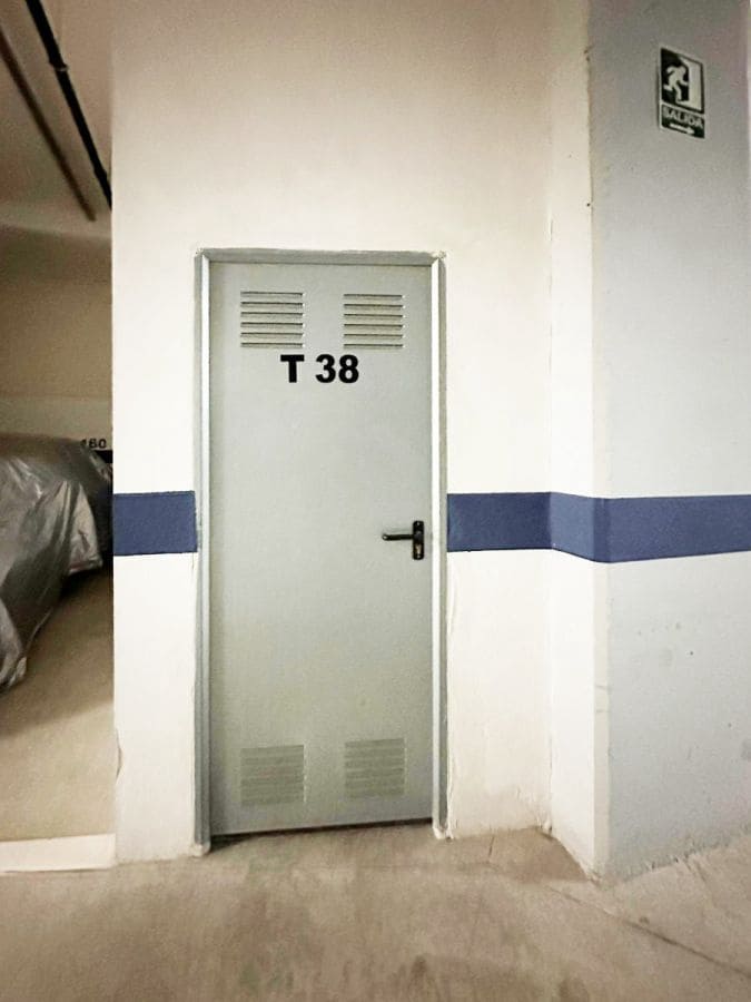 2 bedroom Apartment for sale in Punta Prima with pool garage - € 410,000 (Ref: 8679935)