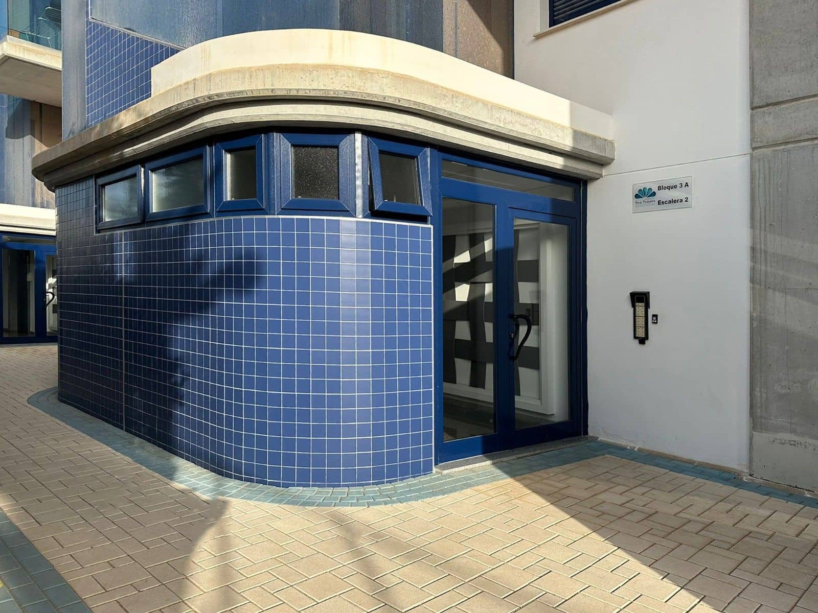 2 bedroom Apartment for sale in Punta Prima with pool garage - € 410,000 (Ref: 8679935)