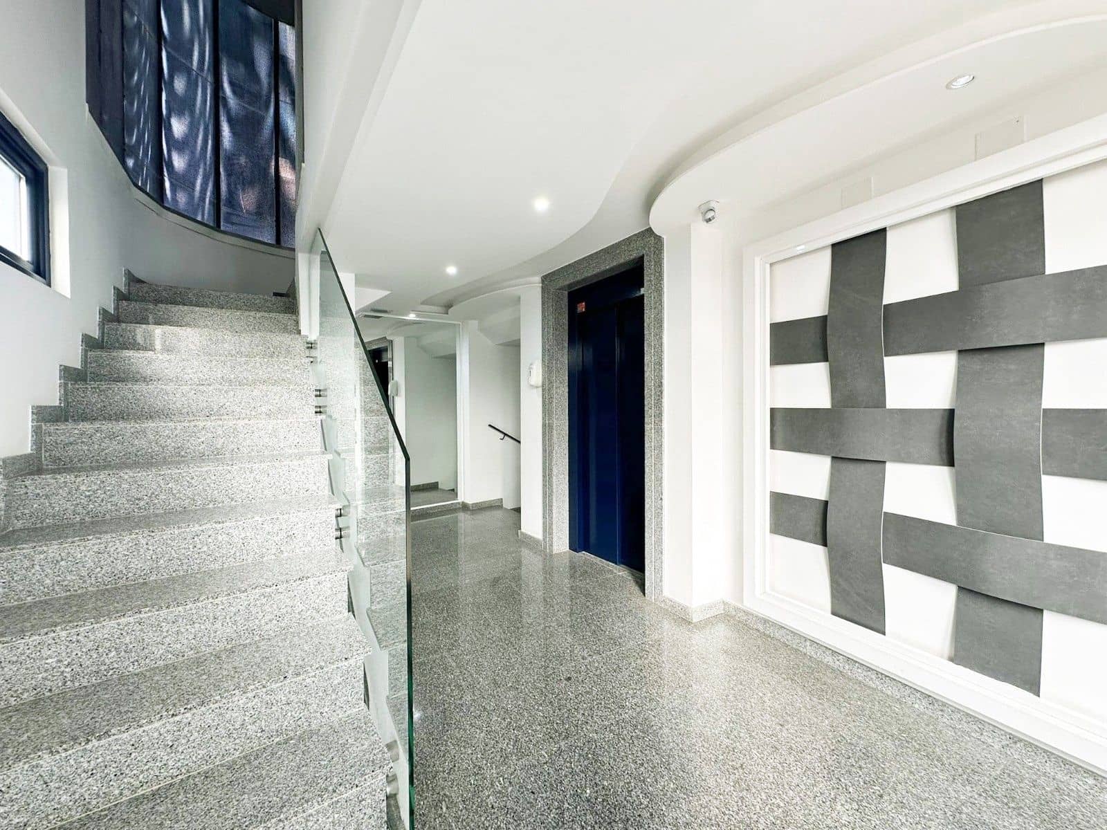 2 bedroom Apartment for sale in Punta Prima with pool garage - € 410,000 (Ref: 8679935)