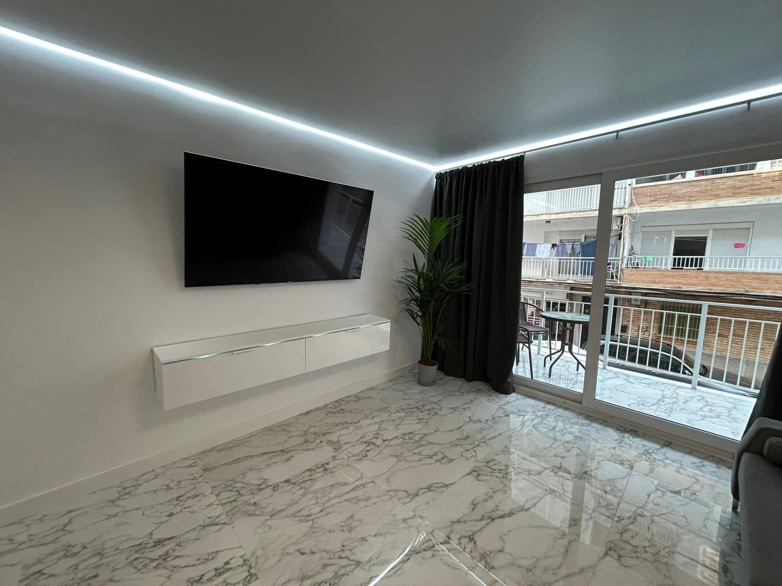 Apartamento de 2 habitaciones en Torrevieja en venta - 169.900 € (Ref: 8685033)