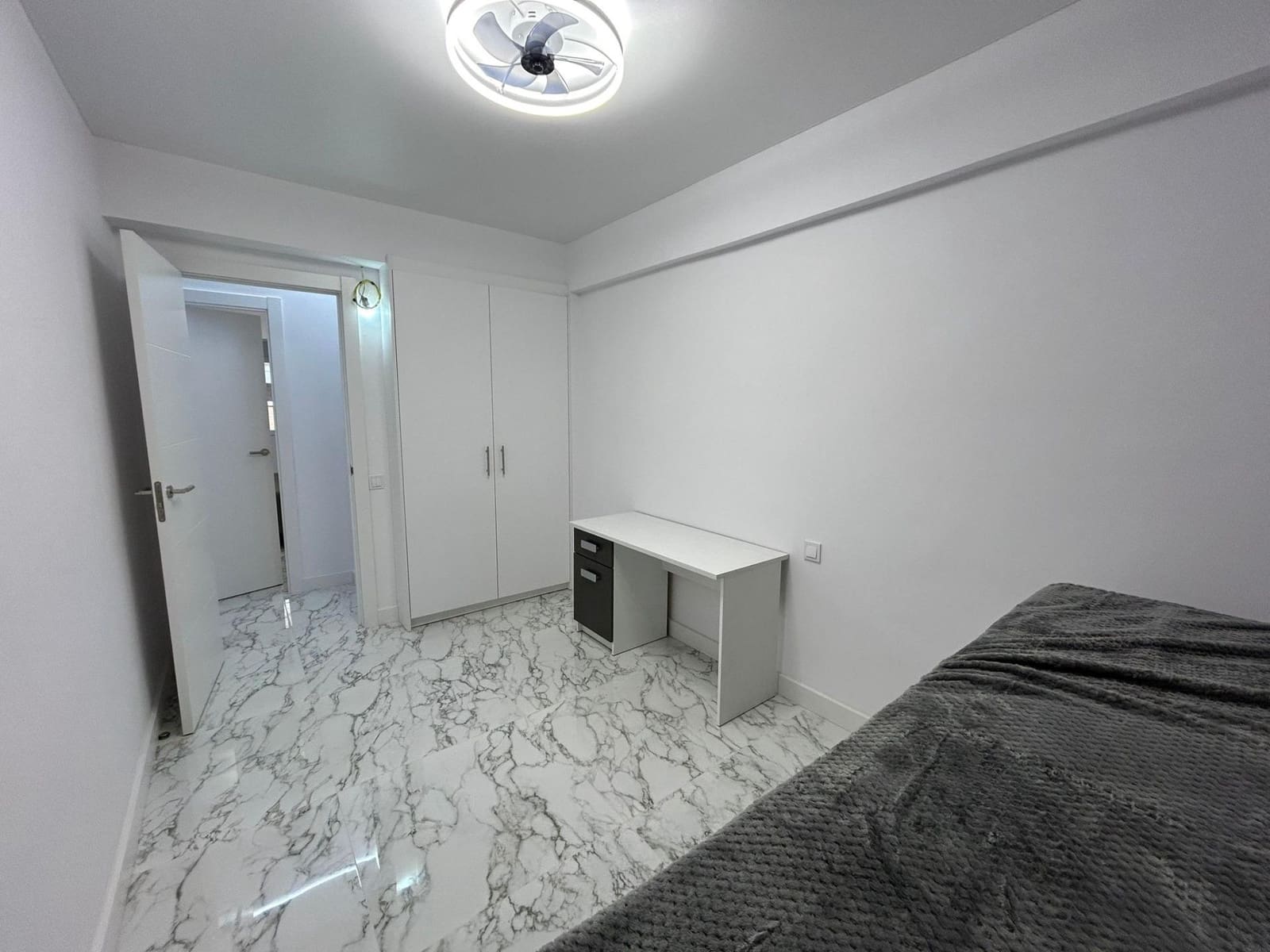 Apartamento de 2 habitaciones en Torrevieja en venta - 169.900 € (Ref: 8685033)