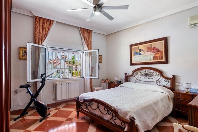 5 soverom Villa til salgs i Campoamor, Orihuela med svømmebasseng - € 435 000 (Ref: 8705245)