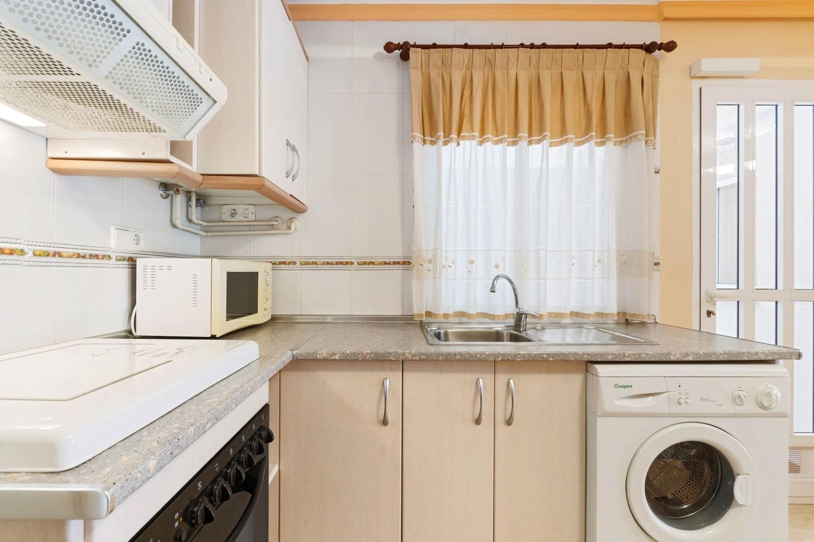 3 quarto Apartamento para venda em Torrevieja com garagem - 132 000 € (Ref: 8710342)