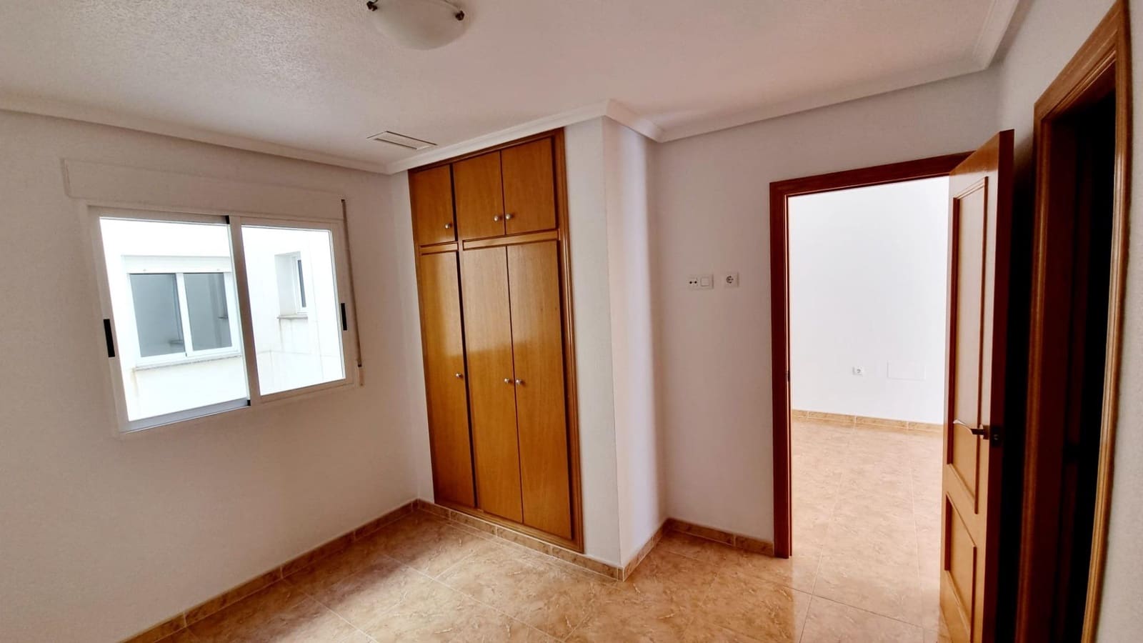2 makuuhuone Huoneisto myytävänä paikassa Torrevieja - 115 000 € (Ref: 8710343)