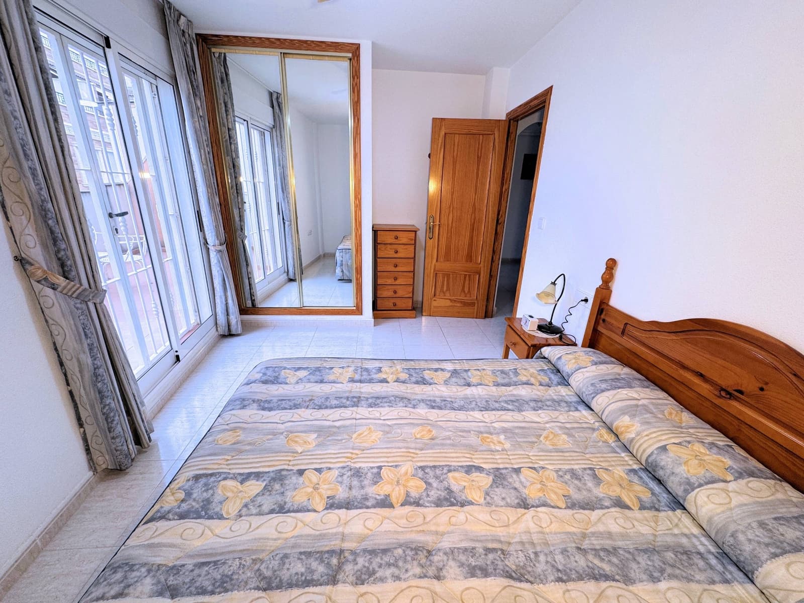 Piso de 2 habitaciones en Torrevieja en venta con piscina garaje - 129.900 € (Ref: 8715435)